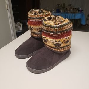 Muk-luks Paws knit ankle slippers size S